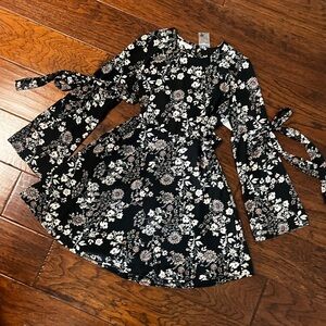 NWT Maurices Black Floral Tie Sleeve Dress Size Small